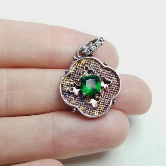 Vintage Unique Green Rhinestone Pendant Charm, Silver Tone Setting, Estate - Picture 6 of 6